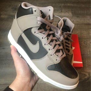 Nike Dunk High Moon Fossil Size 7.5 W